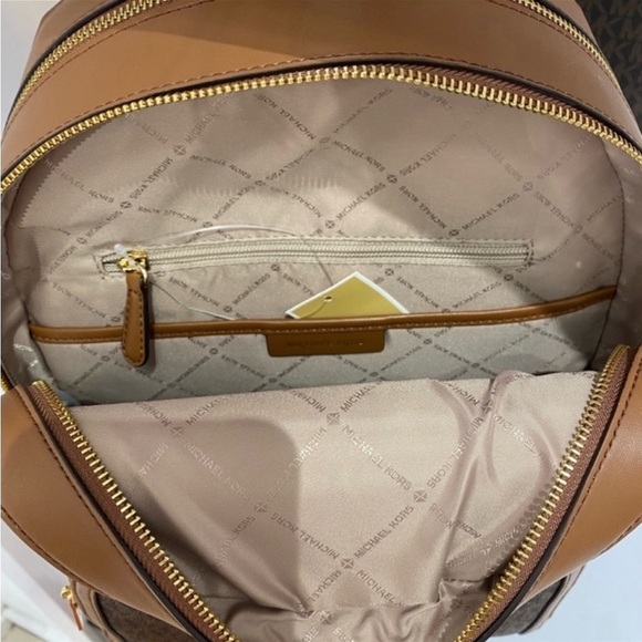Michael Kors Large Jaycee Backpack Brown - Picture 3 of 11